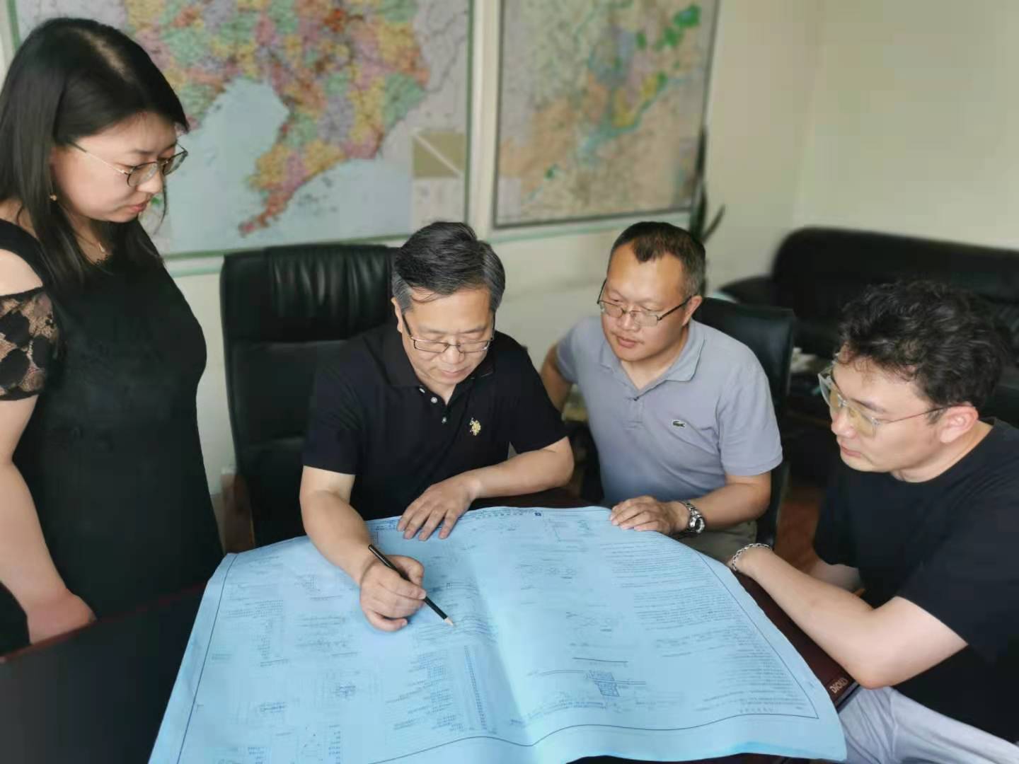 【喜報(bào)】王慶輝同志獲得遼寧省城鄉(xiāng)建設(shè)集團(tuán)勞動模范榮譽(yù)稱號(圖2) 【喜報(bào)】王慶輝同志獲得遼寧省城鄉(xiāng)建設(shè)集團(tuán)勞動模范榮譽(yù)稱號(圖2)